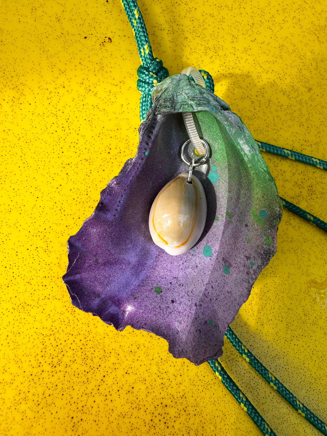 Jungle Shell Necklace - Cowrie