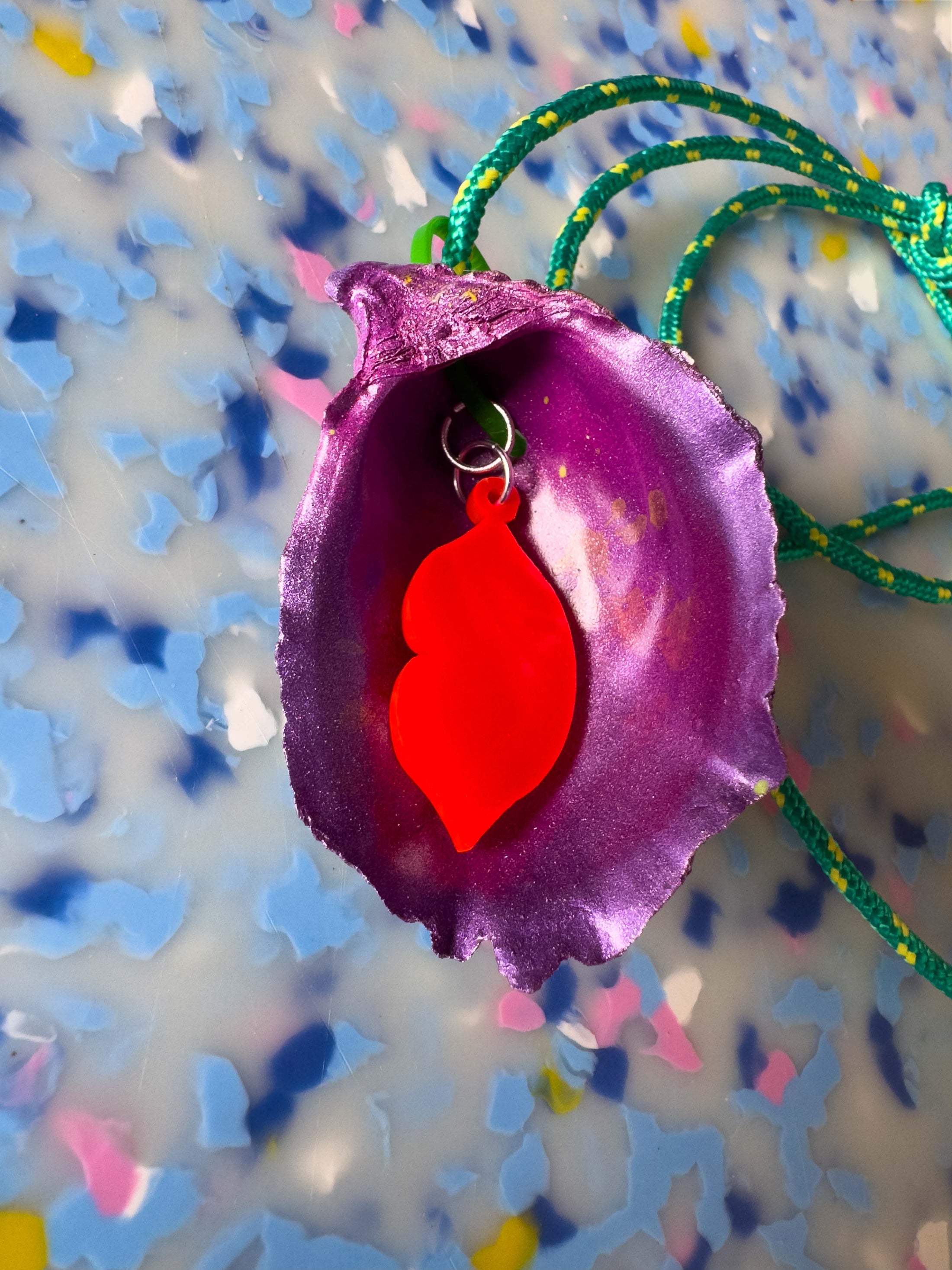 Jungle Shell Necklace - Lips