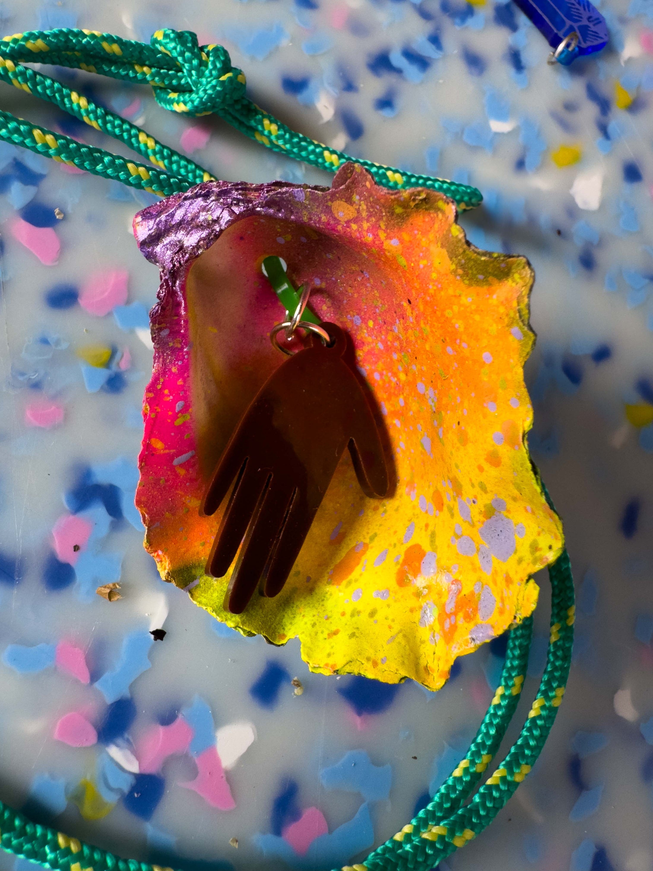 Jungle Shell Necklace - Hand