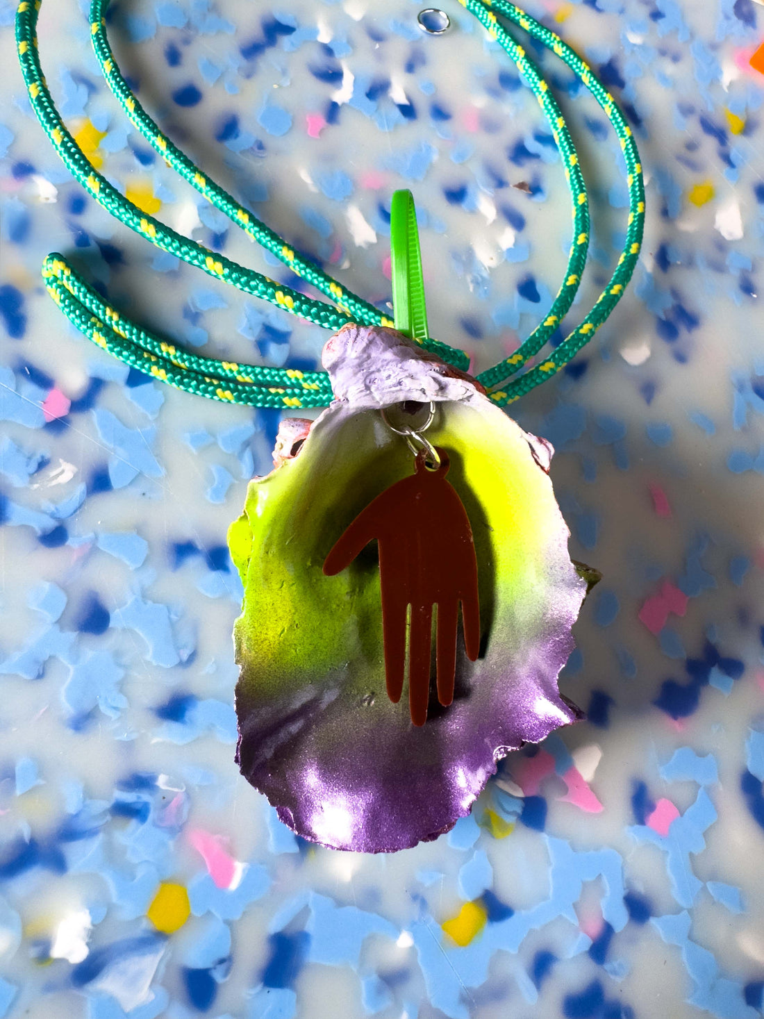 Jungle Shell Necklace - Hand