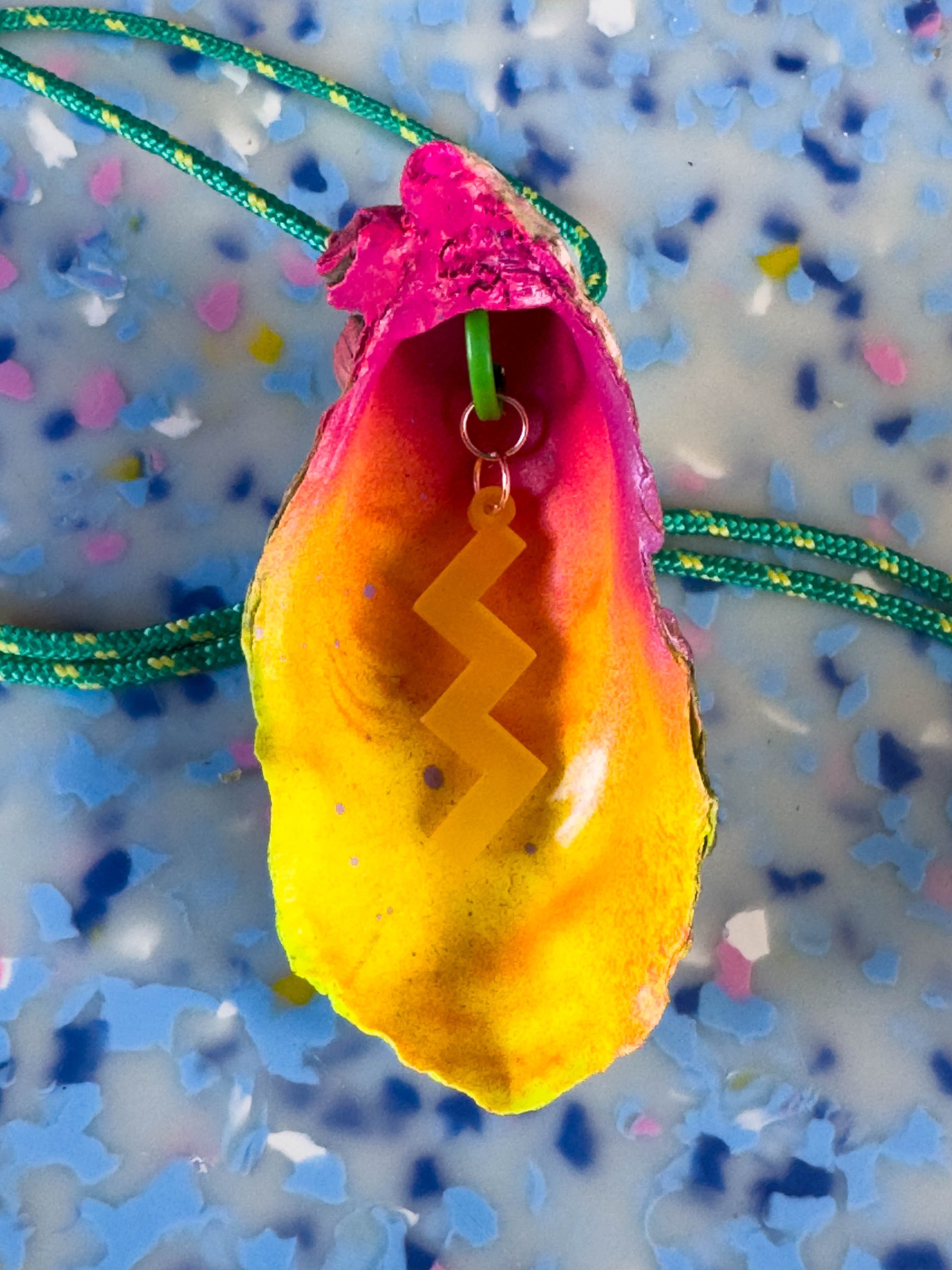 Jungle Shell Necklace - Zig Zag