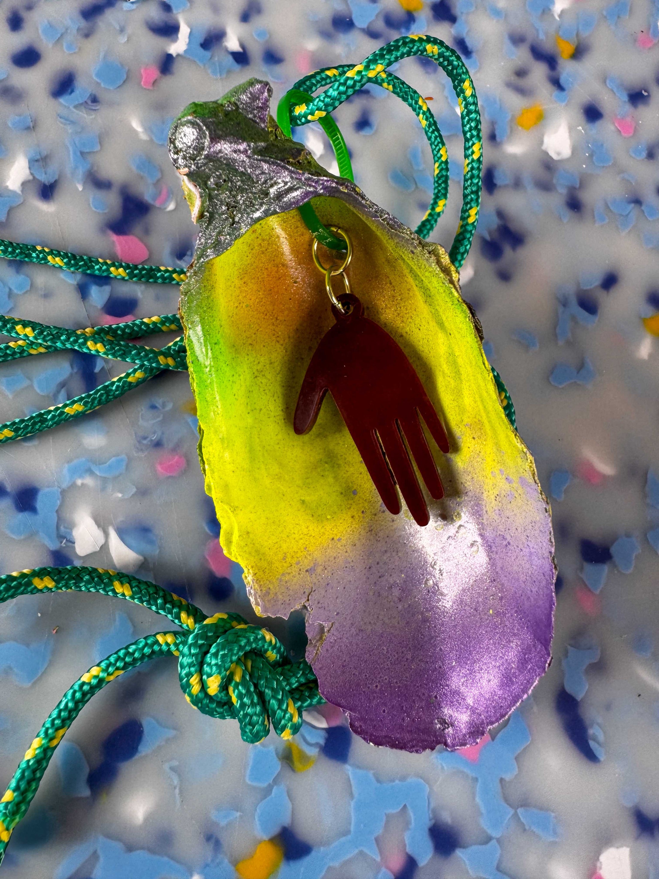 Jungle Shell Necklace - Hand