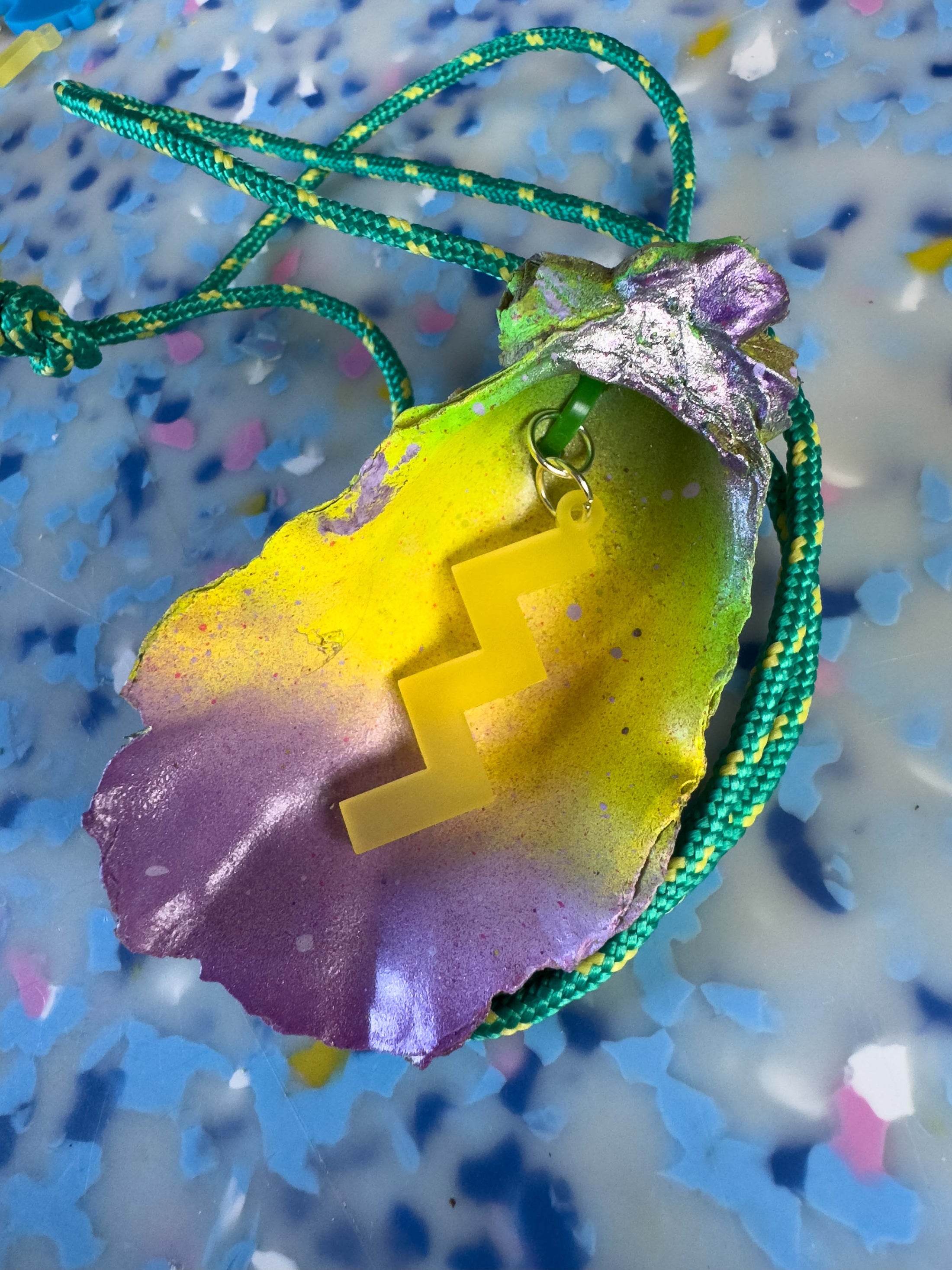 Jungle Shell Necklace - Zig Zag