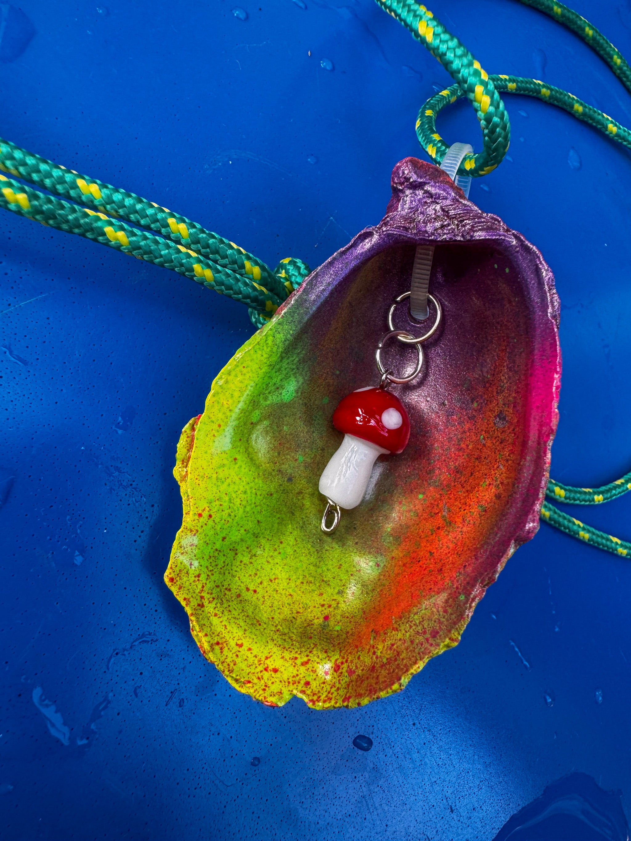 Jungle Shell Necklace - Mushroom