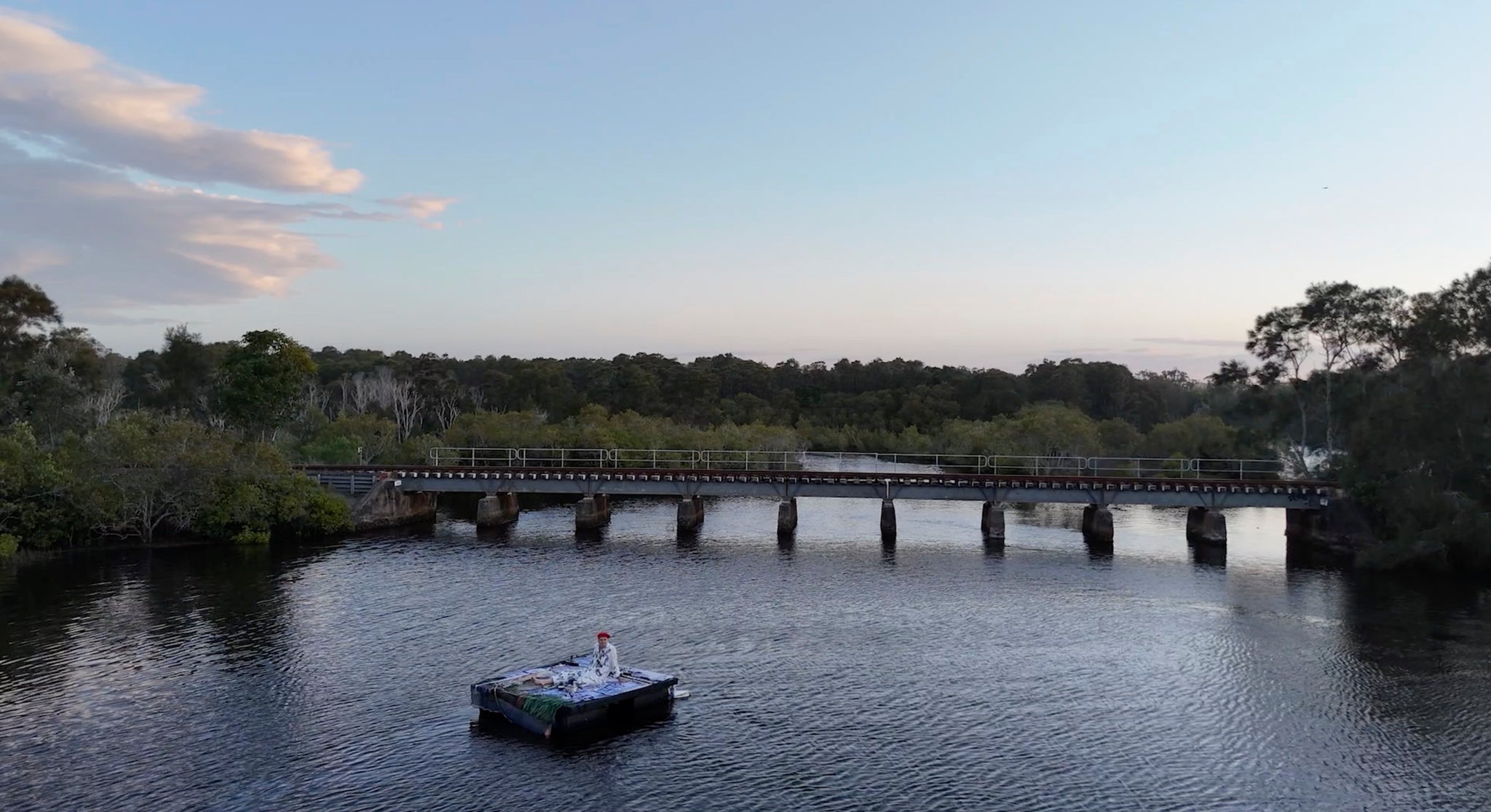 Asphalt Teahaus Belangil  Pontoon Session